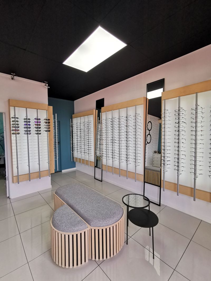 Designer eyeglass frames display at Eyetelle Table View